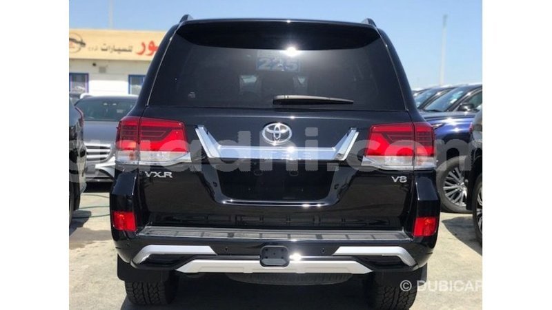 Big with watermark toyota land cruiser somalia import dubai 4730