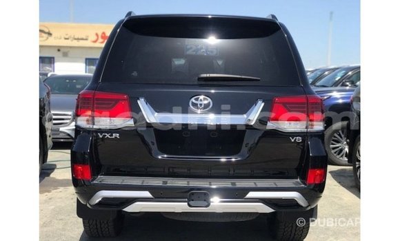 Acheter Import Voiture Toyota Land Cruiser Noir à Import - Dubai, Somalie Acheter Import Voiture Toyota Land Cruiser Noir à Import - Dubai, Somalie
