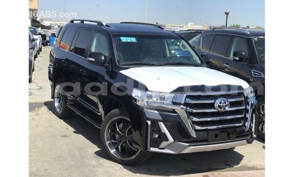 Acheter Import Voiture Toyota Land Cruiser Noir à Import - Dubai, Somalie Acheter Import Voiture Toyota Land Cruiser Noir à Import - Dubai, Somalie