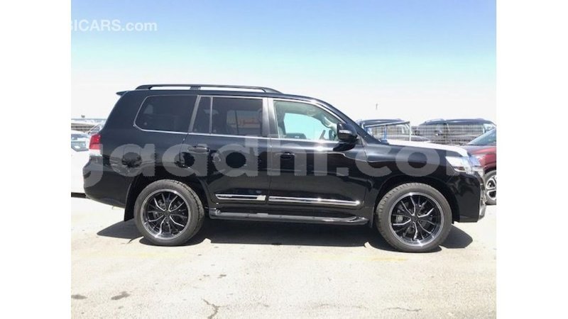 Big with watermark toyota land cruiser somalia import dubai 4730