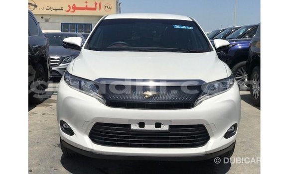Acheter Import Voiture Toyota Harrier Blanc à Import - Dubai, Somalie Acheter Import Voiture Toyota Harrier Blanc à Import - Dubai, Somalie