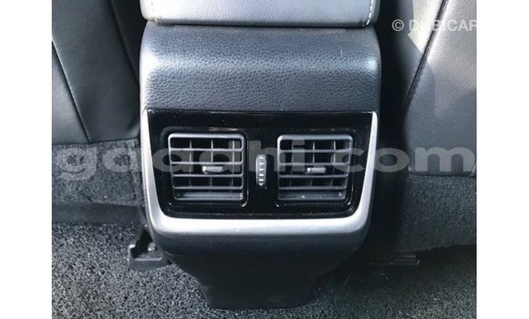 Acheter Import Voiture Toyota Harrier Blanc à Import - Dubai, Somalie Acheter Import Voiture Toyota Harrier Blanc à Import - Dubai, Somalie