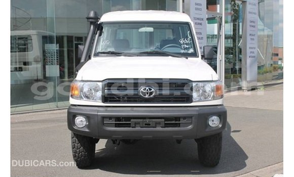 Nunua Imported Toyota Land Cruiser Nyeupe Gari ndani ya Import - Dubai nchini Somalia Nunua Imported Toyota Land Cruiser Nyeupe Gari ndani ya Import - Dubai nchini Somalia