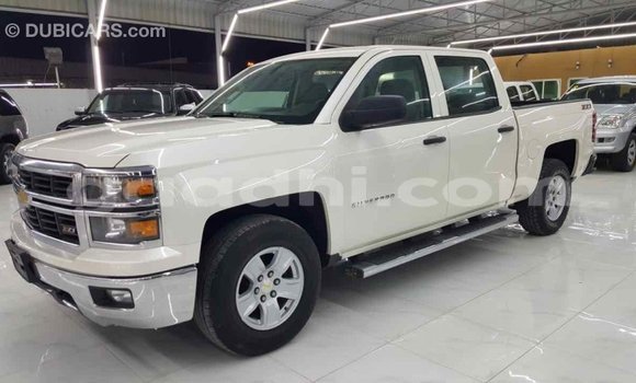 Imported Chevrolet Silverado White Makiinaa iti Import - Dubai keessatti Somalia keessatti Imported Chevrolet Silverado White Makiinaa iti Import - Dubai keessatti Somalia keessatti