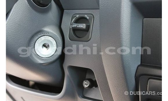ይግዙ Imported Toyota Land Cruiser ነጭ መኪና በ Import - Dubai በ ሶማሊያ ይግዙ Imported Toyota Land Cruiser ነጭ መኪና በ Import - Dubai በ ሶማሊያ