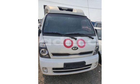 Buy Import Kia Carens White Car in Import - Dubai in Somalia Buy Import Kia Carens White Car in Import - Dubai in Somalia