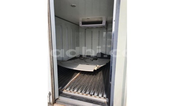 Buy Import Kia Carens White Car in Import - Dubai in Somalia Buy Import Kia Carens White Car in Import - Dubai in Somalia