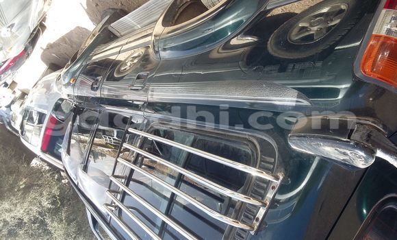 Oofamaa Toyota Land Cruiser Makiinaa iti Mogadishu keessatti Somalia keessatti Oofamaa Toyota Land Cruiser Makiinaa iti Mogadishu keessatti Somalia keessatti