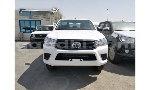 Nunua Imported Toyota Hilux Nyeupe Gari ndani ya Import - Dubai nchini Somalia Nunua Imported Toyota Hilux Nyeupe Gari ndani ya Import - Dubai nchini Somalia