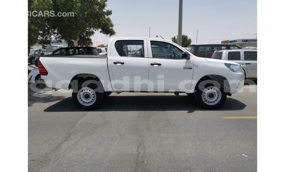 Nunua Imported Toyota Hilux Nyeupe Gari ndani ya Import - Dubai nchini Somalia Nunua Imported Toyota Hilux Nyeupe Gari ndani ya Import - Dubai nchini Somalia
