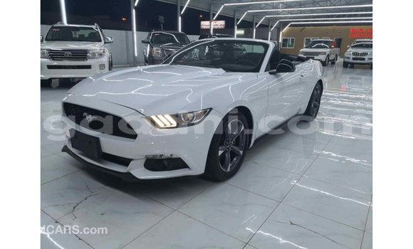Imported Ford Mustang White Makiinaa iti Import - Dubai keessatti Somalia keessatti Imported Ford Mustang White Makiinaa iti Import - Dubai keessatti Somalia keessatti