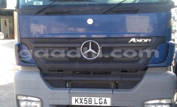 Nunua Ilio tumika Mercedes‒Benz 1840 Nyeupe Lori ndani ya Mogadishu nchini Somalia Nunua Ilio tumika Mercedes‒Benz 1840 Nyeupe Lori ndani ya Mogadishu nchini Somalia