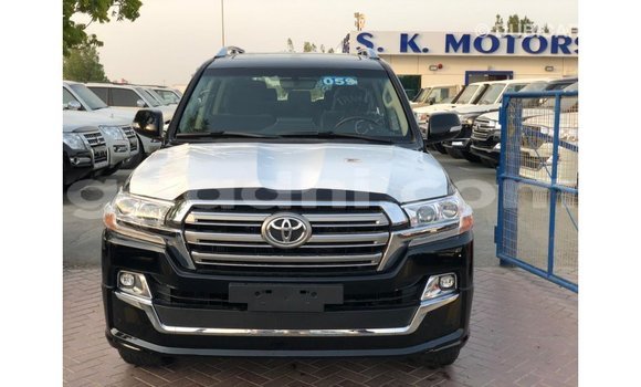 ይግዙ Imported Toyota Land Cruiser ጥቁር መኪና በ Import - Dubai በ ሶማሊያ ይግዙ Imported Toyota Land Cruiser ጥቁር መኪና በ Import - Dubai በ ሶማሊያ