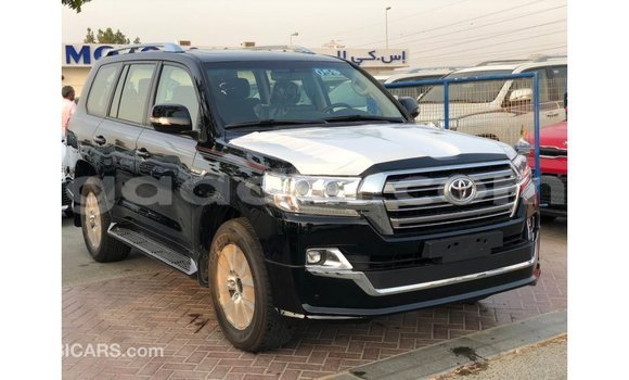 ይግዙ Imported Toyota Land Cruiser ጥቁር መኪና በ Import - Dubai በ ሶማሊያ ይግዙ Imported Toyota Land Cruiser ጥቁር መኪና በ Import - Dubai በ ሶማሊያ