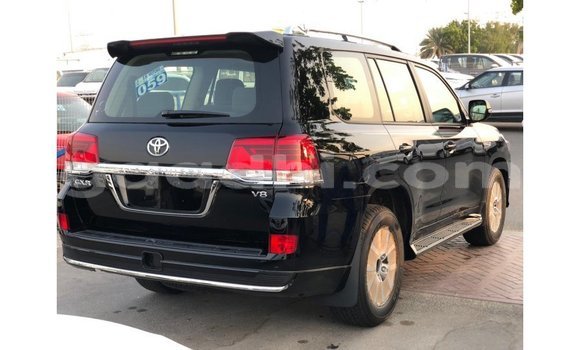 ይግዙ Imported Toyota Land Cruiser ጥቁር መኪና በ Import - Dubai በ ሶማሊያ ይግዙ Imported Toyota Land Cruiser ጥቁር መኪና በ Import - Dubai በ ሶማሊያ