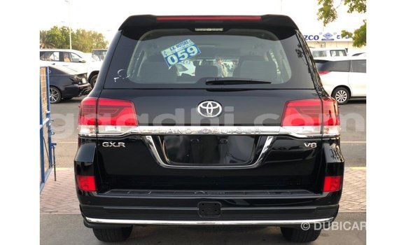 ይግዙ Imported Toyota Land Cruiser ጥቁር መኪና በ Import - Dubai በ ሶማሊያ ይግዙ Imported Toyota Land Cruiser ጥቁር መኪና በ Import - Dubai በ ሶማሊያ