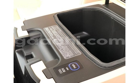 ይግዙ Imported Toyota Land Cruiser ጥቁር መኪና በ Import - Dubai በ ሶማሊያ ይግዙ Imported Toyota Land Cruiser ጥቁር መኪና በ Import - Dubai በ ሶማሊያ