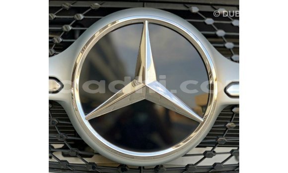 اشتري Imported Mercedes-Benz GLC أبيض سيارة في Import - Dubai في الصومال اشتري Imported Mercedes-Benz GLC أبيض سيارة في Import - Dubai في الصومال