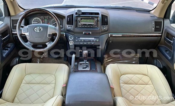 ይግዙ Imported Toyota Land Cruiser ሰማያዊ መኪና በ Import - Dubai በ ሶማሊያ ይግዙ Imported Toyota Land Cruiser ሰማያዊ መኪና በ Import - Dubai በ ሶማሊያ