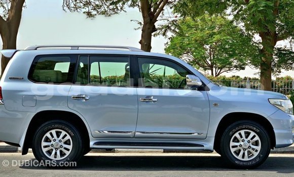 ይግዙ Imported Toyota Land Cruiser ሰማያዊ መኪና በ Import - Dubai በ ሶማሊያ ይግዙ Imported Toyota Land Cruiser ሰማያዊ መኪና በ Import - Dubai በ ሶማሊያ