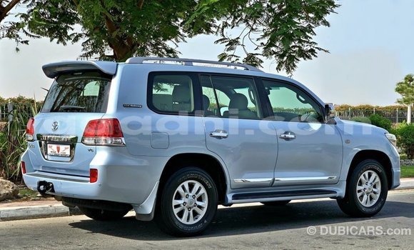ይግዙ Imported Toyota Land Cruiser ሰማያዊ መኪና በ Import - Dubai በ ሶማሊያ ይግዙ Imported Toyota Land Cruiser ሰማያዊ መኪና በ Import - Dubai በ ሶማሊያ