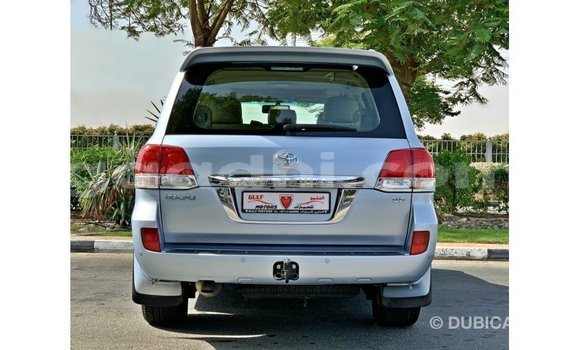 ይግዙ Imported Toyota Land Cruiser ሰማያዊ መኪና በ Import - Dubai በ ሶማሊያ ይግዙ Imported Toyota Land Cruiser ሰማያዊ መኪና በ Import - Dubai በ ሶማሊያ