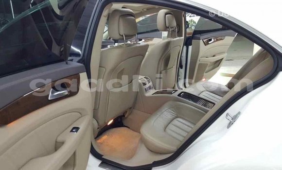 Buy Import Mercedes-Benz 190 (W201) White Car in Import - Dubai in Somalia