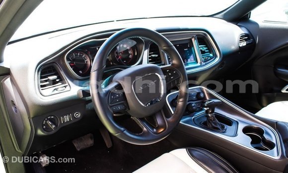 Nunua Imported Dodge Challenger Nyeupe Gari ndani ya Import - Dubai nchini Somalia Nunua Imported Dodge Challenger Nyeupe Gari ndani ya Import - Dubai nchini Somalia
