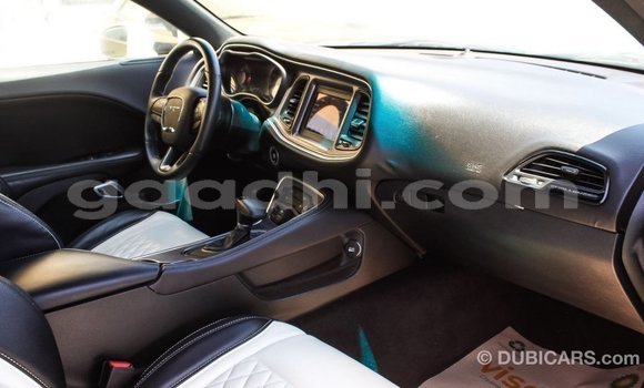 Nunua Imported Dodge Challenger Nyeupe Gari ndani ya Import - Dubai nchini Somalia Nunua Imported Dodge Challenger Nyeupe Gari ndani ya Import - Dubai nchini Somalia