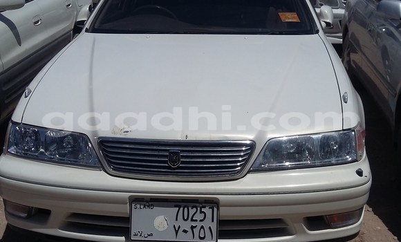 Oofamaa Toyota 4Runner White Makiinaa iti Hargeysa keessatti Somaliland keessatti Oofamaa Toyota 4Runner White Makiinaa iti Hargeysa keessatti Somaliland keessatti