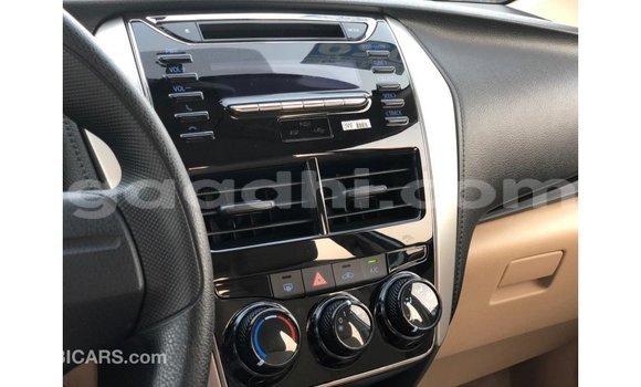 Acheter Import Utilitaire Toyota DA Blanc à Import - Dubai, Somalie Acheter Import Utilitaire Toyota DA Blanc à Import - Dubai, Somalie