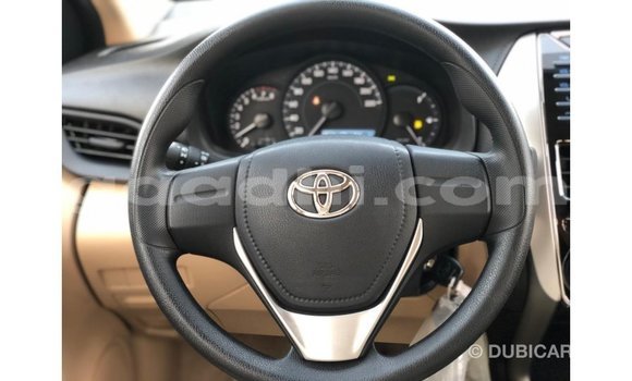 Acheter Import Utilitaire Toyota DA Blanc à Import - Dubai, Somalie Acheter Import Utilitaire Toyota DA Blanc à Import - Dubai, Somalie