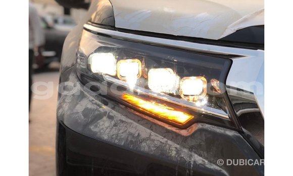 Acheter Import Voiture Toyota Prado Noir à Import - Dubai, Somalie Acheter Import Voiture Toyota Prado Noir à Import - Dubai, Somalie