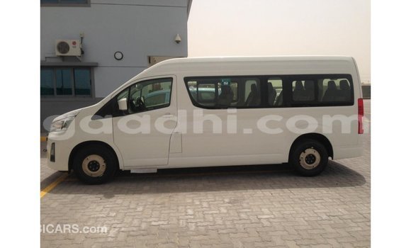 Imported Toyota Hiace White Makiinaa iti Import - Dubai keessatti Somalia keessatti Imported Toyota Hiace White Makiinaa iti Import - Dubai keessatti Somalia keessatti