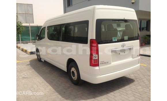 Imported Toyota Hiace White Makiinaa iti Import - Dubai keessatti Somalia keessatti Imported Toyota Hiace White Makiinaa iti Import - Dubai keessatti Somalia keessatti