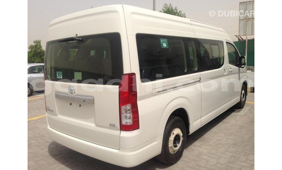 Imported Toyota Hiace White Makiinaa iti Import - Dubai keessatti Somalia keessatti Imported Toyota Hiace White Makiinaa iti Import - Dubai keessatti Somalia keessatti