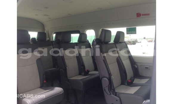 Imported Toyota Hiace White Makiinaa iti Import - Dubai keessatti Somalia keessatti Imported Toyota Hiace White Makiinaa iti Import - Dubai keessatti Somalia keessatti