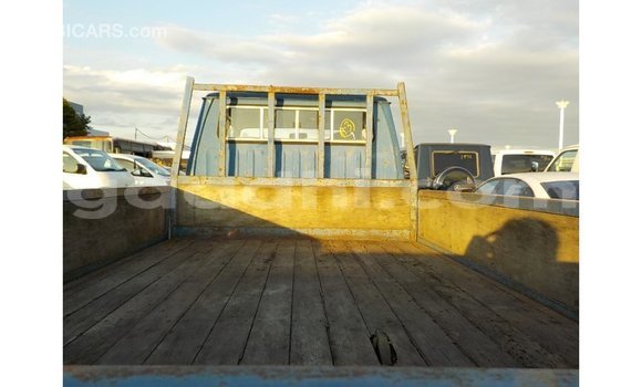 Buy Import Toyota Dyna Blue Truck in Import - Dubai in Somalia Buy Import Toyota Dyna Blue Truck in Import - Dubai in Somalia