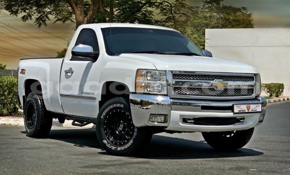 Buy Import Chevrolet Silverado White Car in Import - Dubai in Somalia