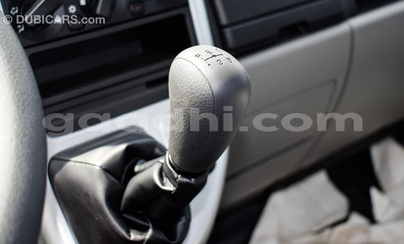 Acheter Import Utilitaire Mitsubishi L400 Blanc à Import - Dubai, Somalie Acheter Import Utilitaire Mitsubishi L400 Blanc à Import - Dubai, Somalie