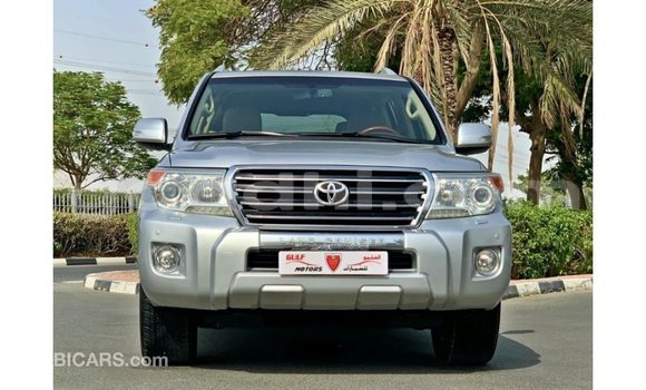 اشتري Imported Toyota Land Cruiser آخر سيارة في Import - Dubai في الصومال اشتري Imported Toyota Land Cruiser آخر سيارة في Import - Dubai في الصومال