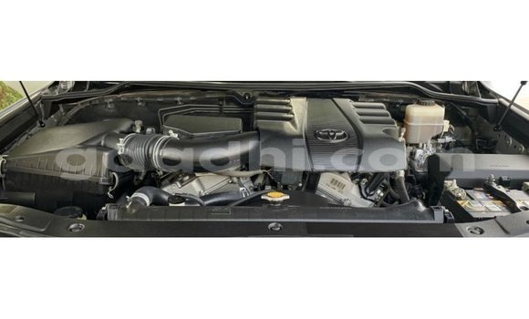 اشتري Imported Toyota Land Cruiser آخر سيارة في Import - Dubai في الصومال اشتري Imported Toyota Land Cruiser آخر سيارة في Import - Dubai في الصومال