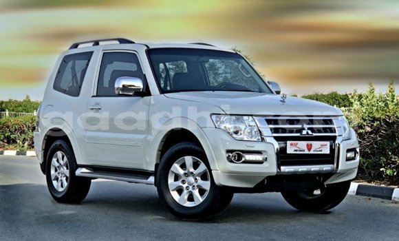 Buy Import Mitsubishi Pajero White Car in Import - Dubai in Somalia