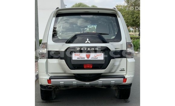 Buy Import Mitsubishi Pajero White Car in Import - Dubai in Somalia Buy Import Mitsubishi Pajero White Car in Import - Dubai in Somalia