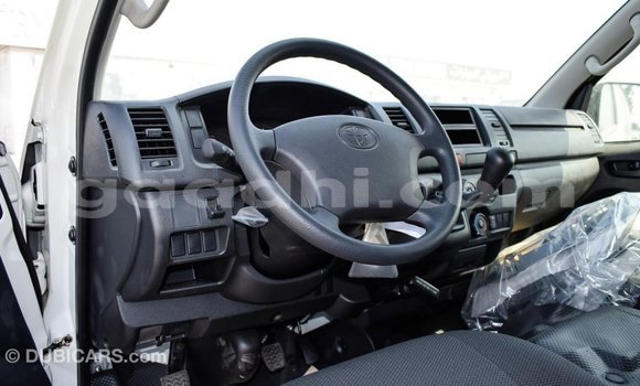 اشتري Imported Toyota Hiace أبيض سيارة في Import - Dubai في الصومال اشتري Imported Toyota Hiace أبيض سيارة في Import - Dubai في الصومال