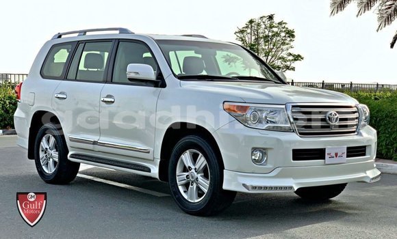 Buy Import Toyota Land Cruiser White Car in Import - Dubai in Somalia