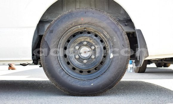 اشتري Imported Toyota Hiace أبيض سيارة في Import - Dubai في الصومال اشتري Imported Toyota Hiace أبيض سيارة في Import - Dubai في الصومال