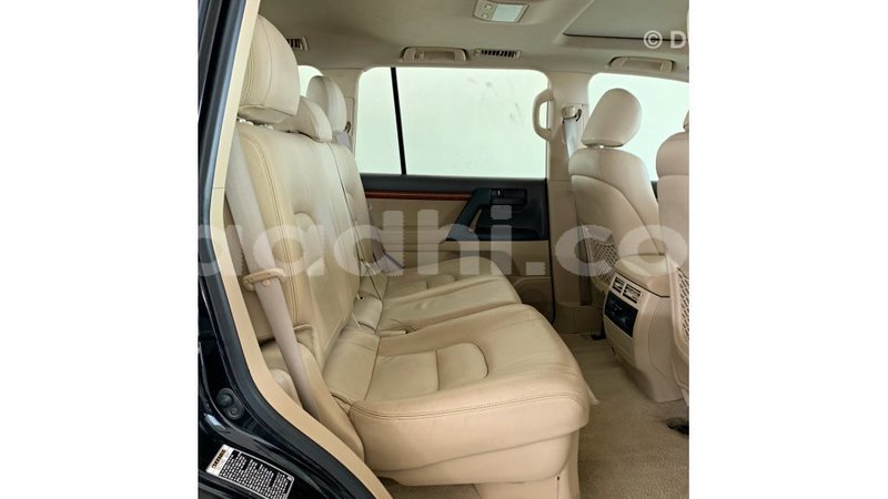 Big with watermark toyota land cruiser somalia import dubai 4895