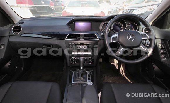 ይግዙ Imported Mercedes-Benz 200 ነጭ መኪና በ Import - Dubai በ ሶማሊያ ይግዙ Imported Mercedes-Benz 200 ነጭ መኪና በ Import - Dubai በ ሶማሊያ