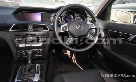 ይግዙ Imported Mercedes-Benz 200 ነጭ መኪና በ Import - Dubai በ ሶማሊያ ይግዙ Imported Mercedes-Benz 200 ነጭ መኪና በ Import - Dubai በ ሶማሊያ
